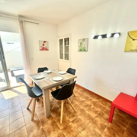 Rosamar Apartment Roses
